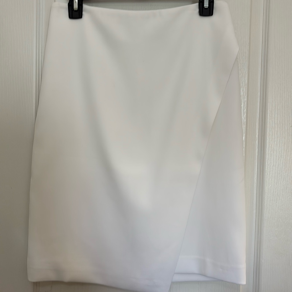 White House Black Market Knee Skirt Ivory Lined Zip Back Closure Size 4 Nwot